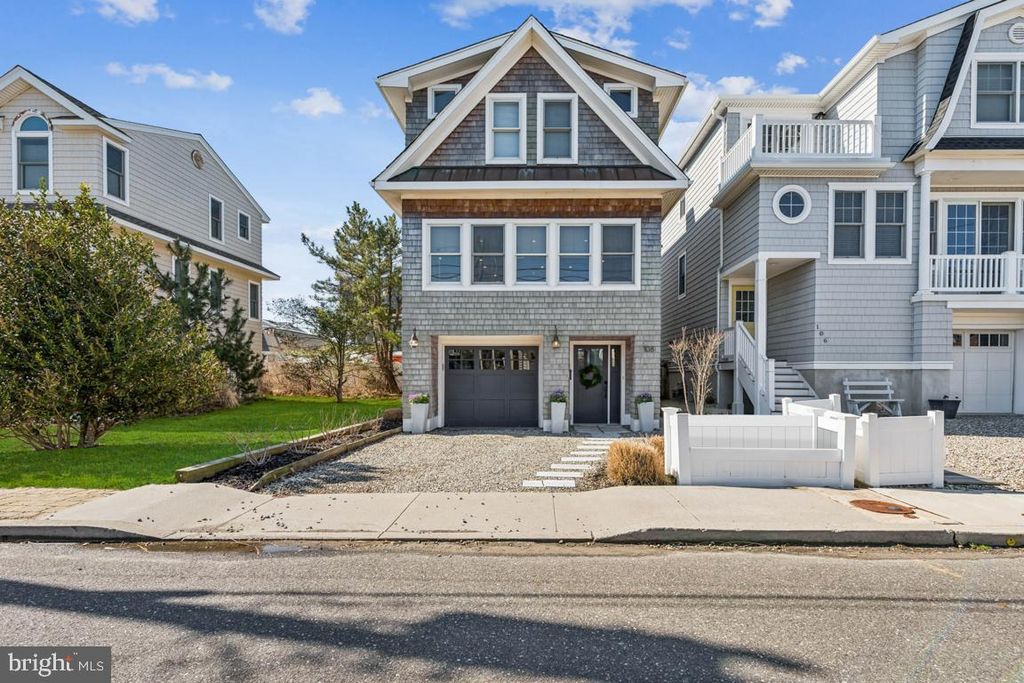 108 E 27TH ST, Ship Bottom, NJ 08008