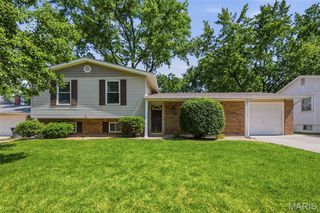15 Creekside Drive, St Peters, MO 63376