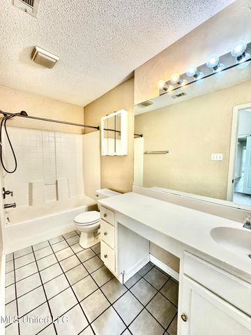 891 Palm Cove, Biloxi, MS 39532