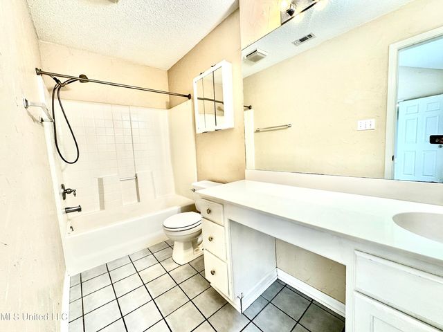 891 Palm Cove, Biloxi, MS 39532