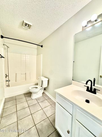 891 Palm Cove, Biloxi, MS 39532