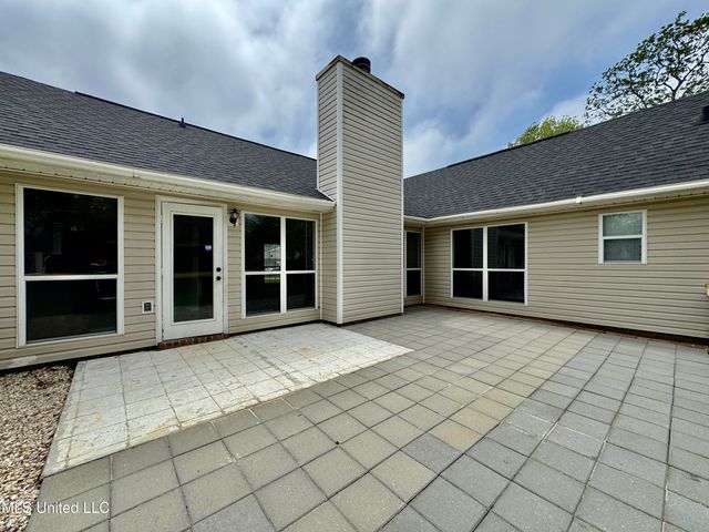 891 Palm Cove, Biloxi, MS 39532