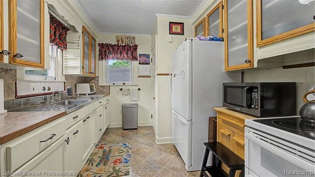 147 E Hazelhurst Street, Ferndale, MI 48220