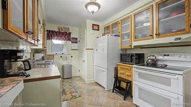147 E Hazelhurst Street, Ferndale, MI 48220