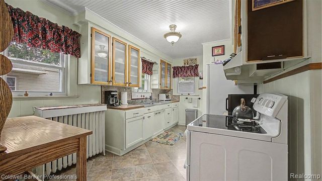 147 E Hazelhurst Street, Ferndale, MI 48220