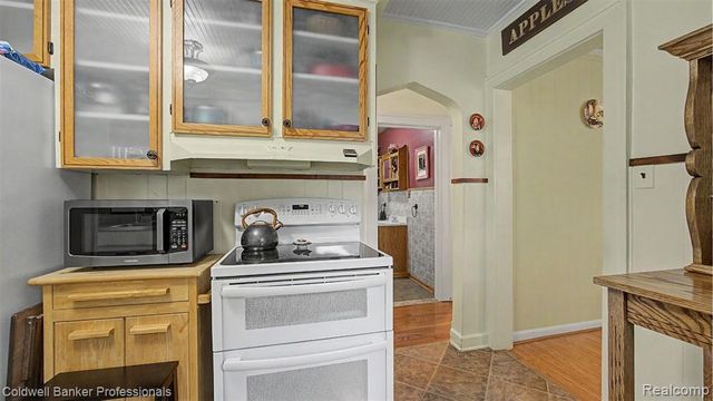 147 E Hazelhurst Street, Ferndale, MI 48220
