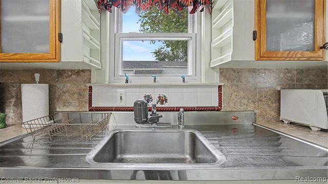 147 E Hazelhurst Street, Ferndale, MI 48220