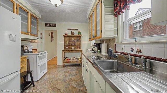 147 E Hazelhurst Street, Ferndale, MI 48220