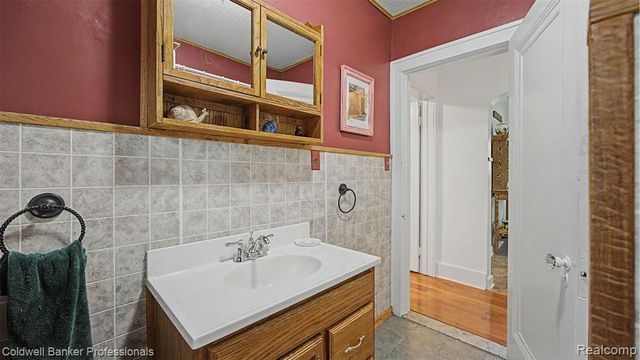 147 E Hazelhurst Street, Ferndale, MI 48220