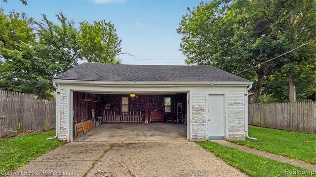147 E Hazelhurst Street, Ferndale, MI 48220