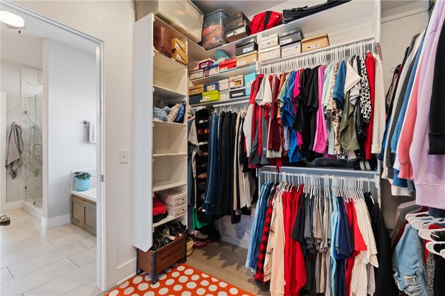 393 S Emerald Woods RUN, Farmington, AR 72730