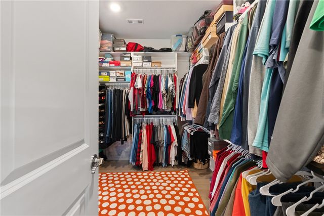 393 S Emerald Woods RUN, Farmington, AR 72730