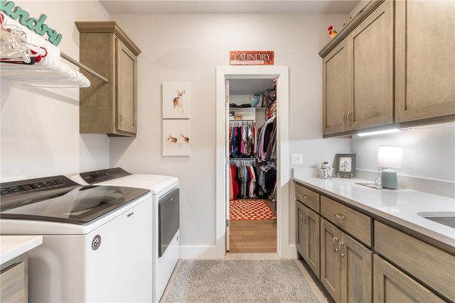 393 S Emerald Woods RUN, Farmington, AR 72730