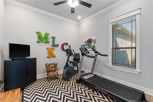 393 S Emerald Woods RUN, Farmington, AR 72730