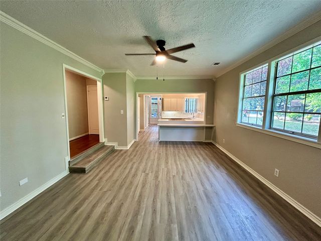 111 Dogwood Trail, Gun Barrel City, TX 75156
