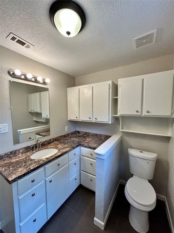 111 Dogwood Trail, Gun Barrel City, TX 75156