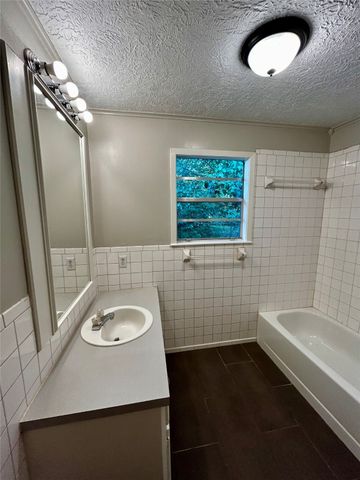 111 Dogwood Trail, Gun Barrel City, TX 75156