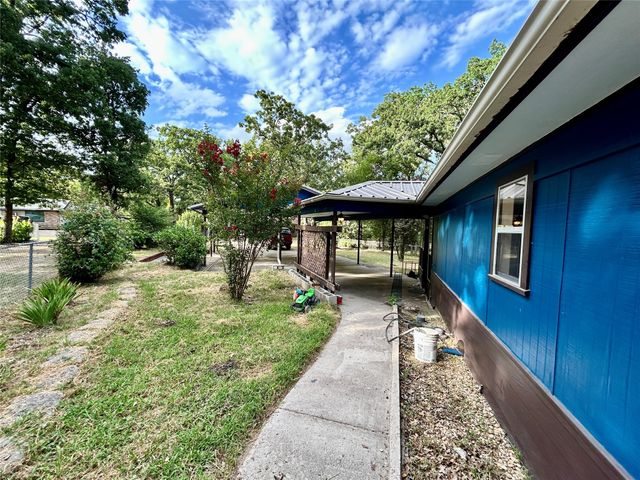 111 Dogwood Trail, Gun Barrel City, TX 75156