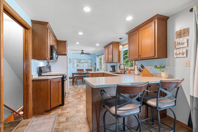 1016 CHANTEL STREET, Green Bay, WI 54304