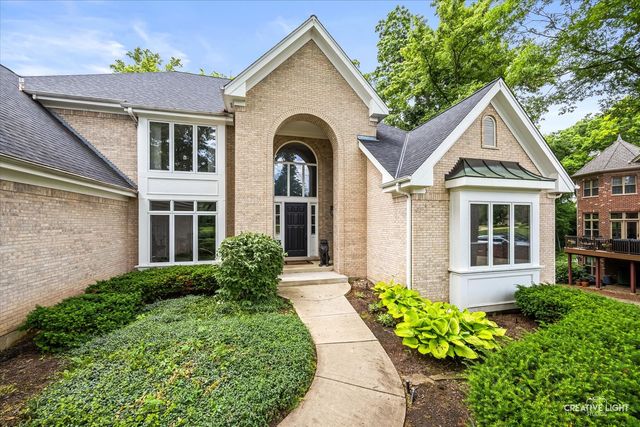 63 Muirfield Circle, Wheaton, IL 60189