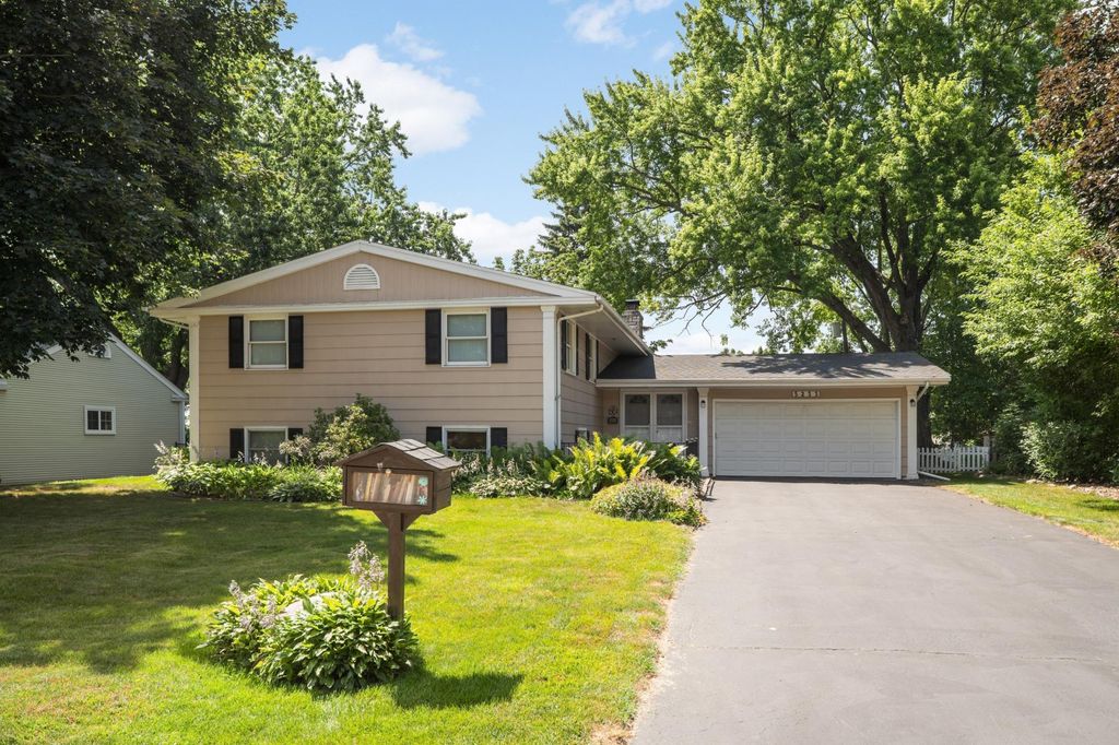 5233 W 105th Street, Bloomington, MN 55437 — exterior