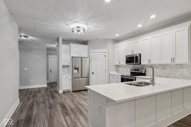 2843 Grandview Lane, Greenwood, IN 46143