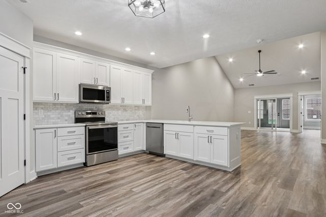 2843 Grandview Lane, Greenwood, IN 46143