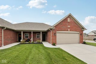 2843 Grandview Lane, Greenwood, IN 46143