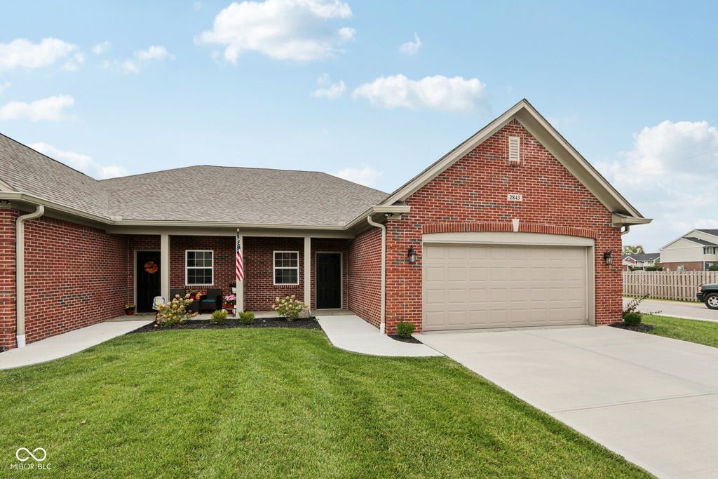 2843 Grandview Lane, Greenwood, IN 46143