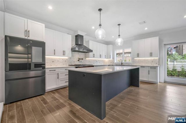 428 6th Street A, Palisades Park, NJ 07650