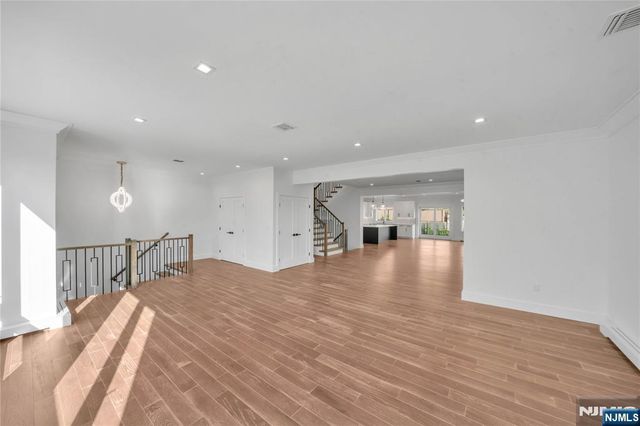 428 6th Street A, Palisades Park, NJ 07650