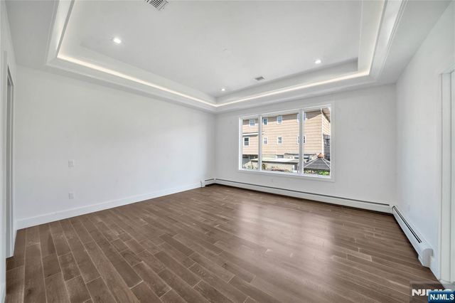 428 6th Street A, Palisades Park, NJ 07650