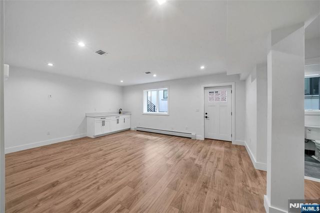428 6th Street A, Palisades Park, NJ 07650
