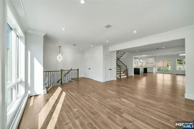 428 6th Street A, Palisades Park, NJ 07650