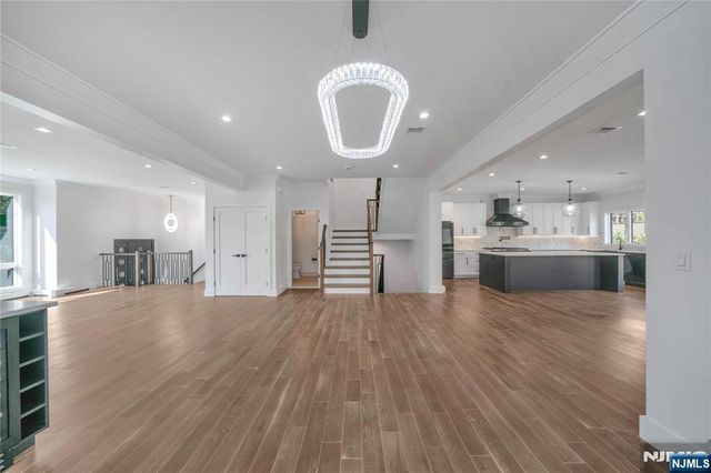 428 6th Street A, Palisades Park, NJ 07650