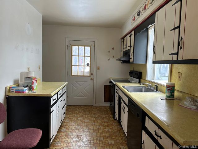 77 Melrose Avenue, New Windsor, NY 12553