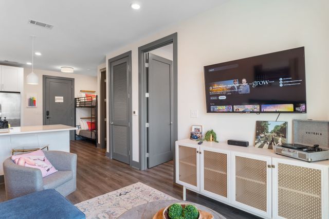 65 Lindsley Ave Apt 302, Nashville, TN 37210