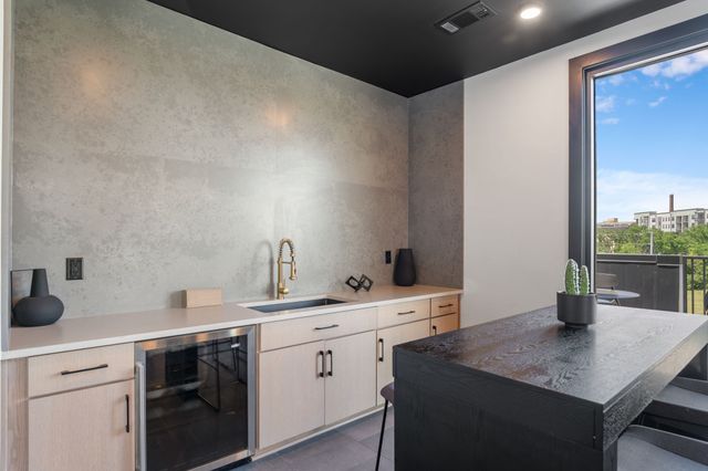 65 Lindsley Ave Apt 302, Nashville, TN 37210