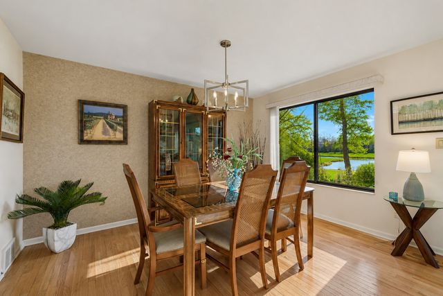 404 Shoreline Road 298, Lake Barrington, IL 60010