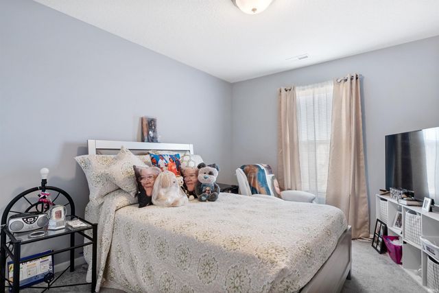 3739 Victoria Lakes Court, New Haven, IN 46774