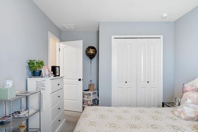 3739 Victoria Lakes Court, New Haven, IN 46774