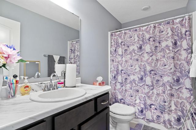 3739 Victoria Lakes Court, New Haven, IN 46774