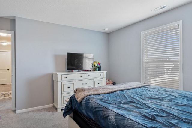 3739 Victoria Lakes Court, New Haven, IN 46774