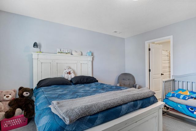 3739 Victoria Lakes Court, New Haven, IN 46774