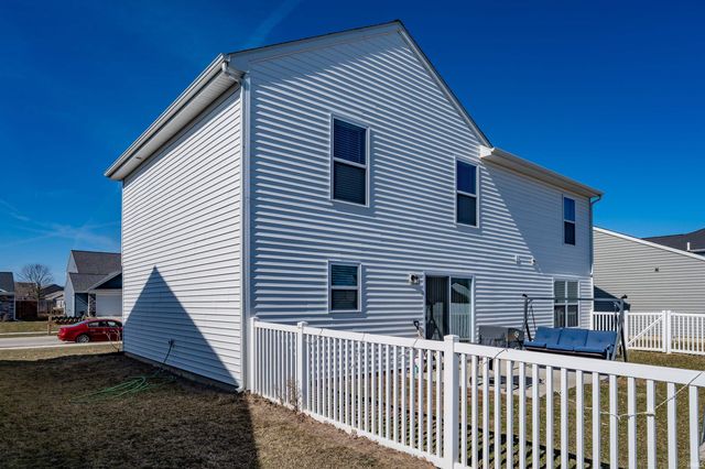 3739 Victoria Lakes Court, New Haven, IN 46774