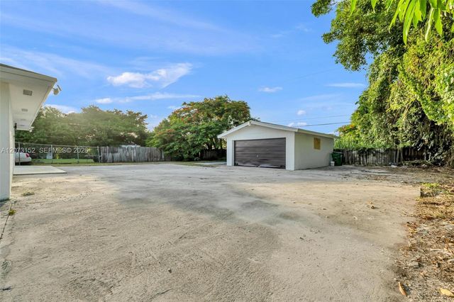 11815 SW 222nd Street, Miami, FL 33170