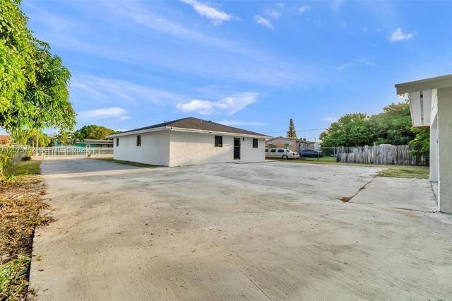 11815 SW 222nd Street, Miami, FL 33170