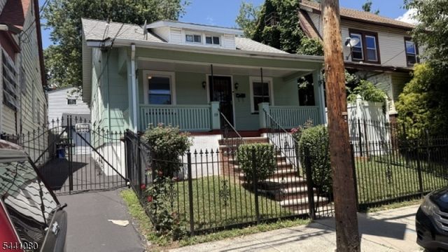 19 Mead St, Newark City, NJ 07106