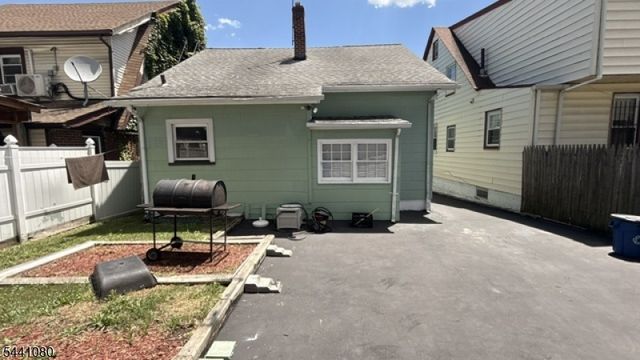 19 Mead St, Newark City, NJ 07106