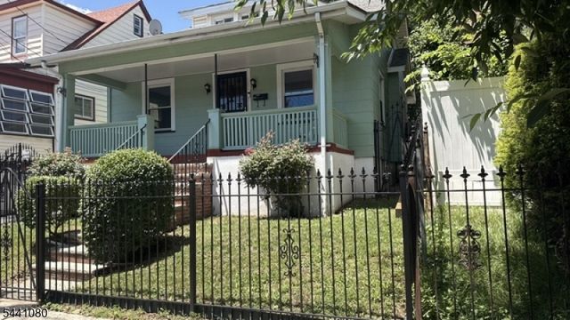19 Mead St, Newark City, NJ 07106